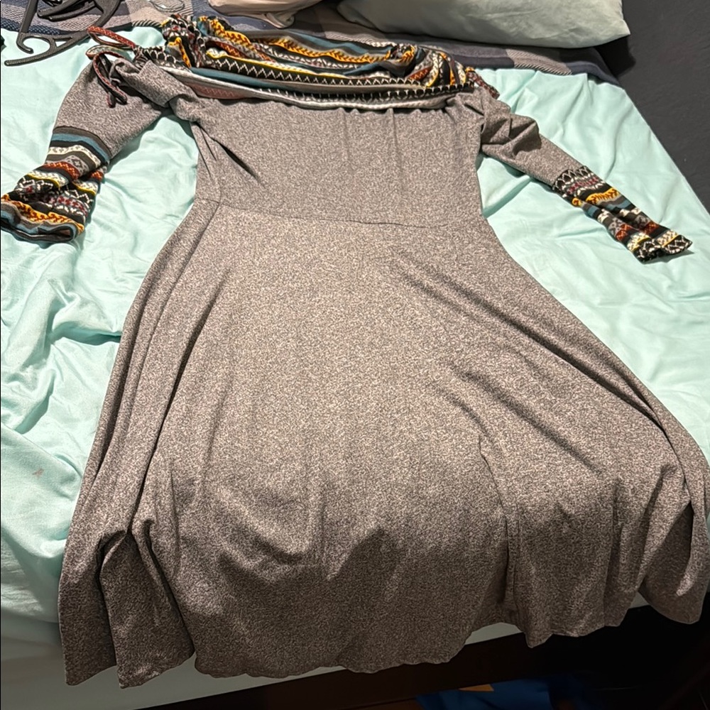 Stylish Off-Shoulder Dress in Gray